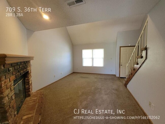 Building Photo - 709 SW 36th St Terrace
