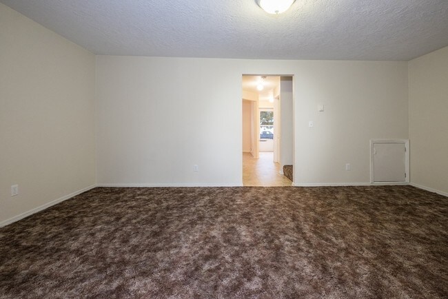 Building Photo - 2 Bedroom 1.5 bath in Forest Grove