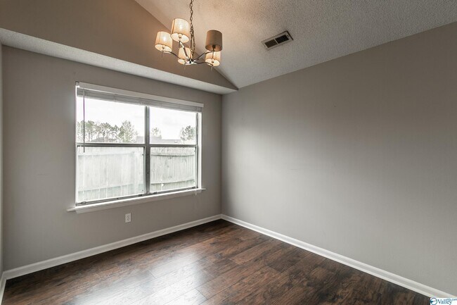 Building Photo - 104 Browns Ridge Ln