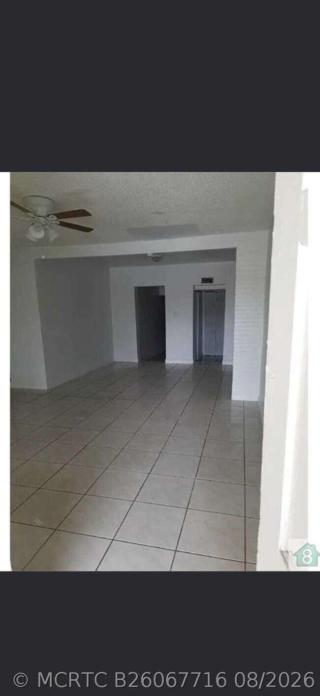 Building Photo - 6340 SW 19th St