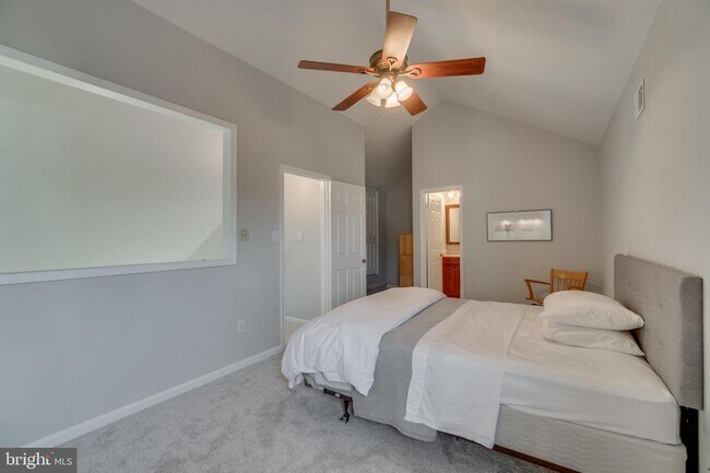 Building Photo - 1430 Church Hill Pl