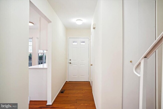 Building Photo - 3710 Gelderland Ct