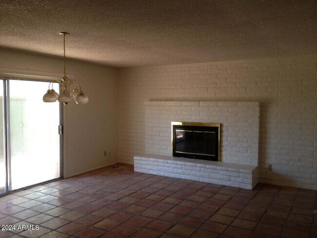 Building Photo - 1724 E Campus Dr