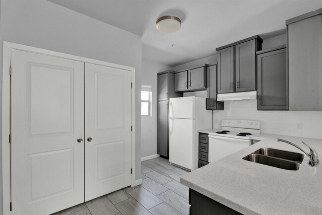 Building Photo - 4250 Dorel Dr