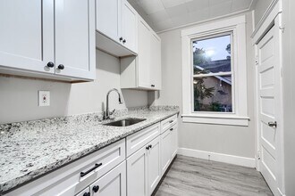 Building Photo - 5510 Edna Ave