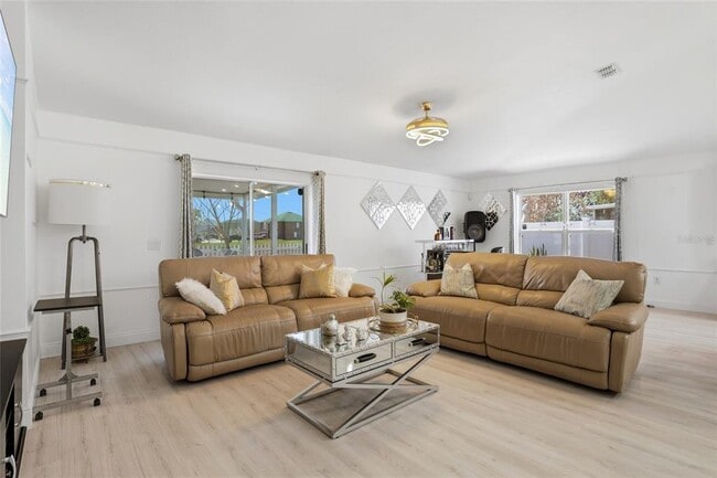 Foto del edificio - 10608 Laxton St