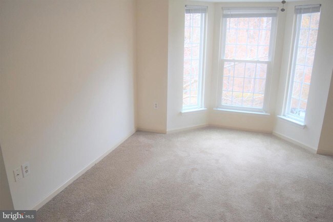 Building Photo - 4405 Silverbrook Ln