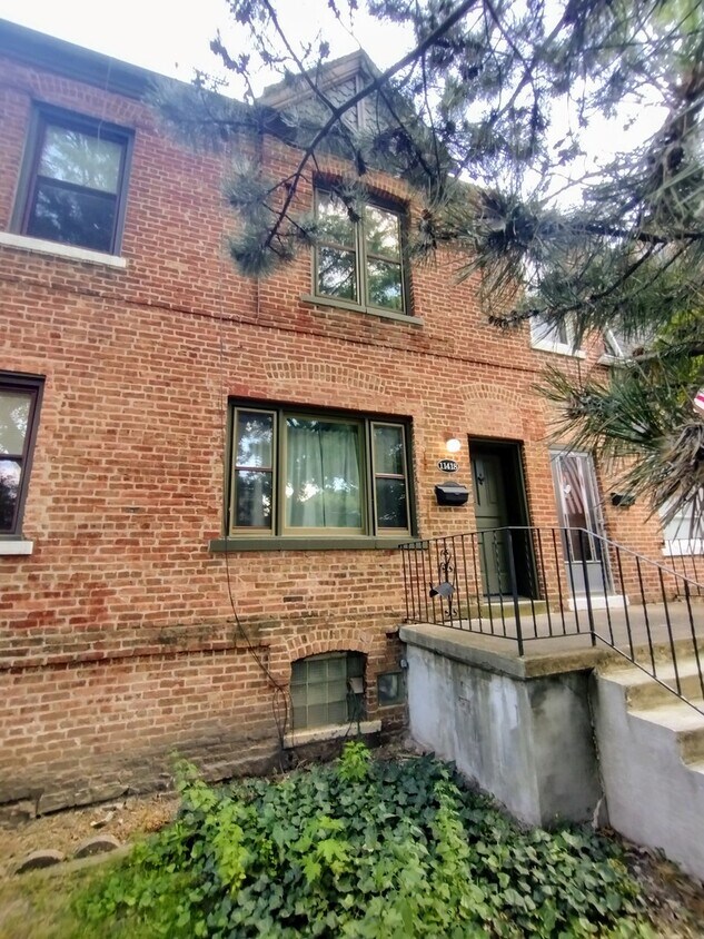 Primary Photo - 11418 S St Lawrence Ave
