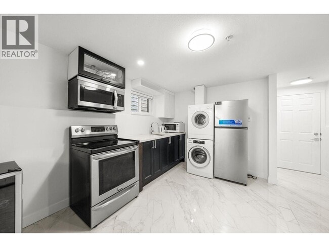 Building Photo - 4769 Rupert St