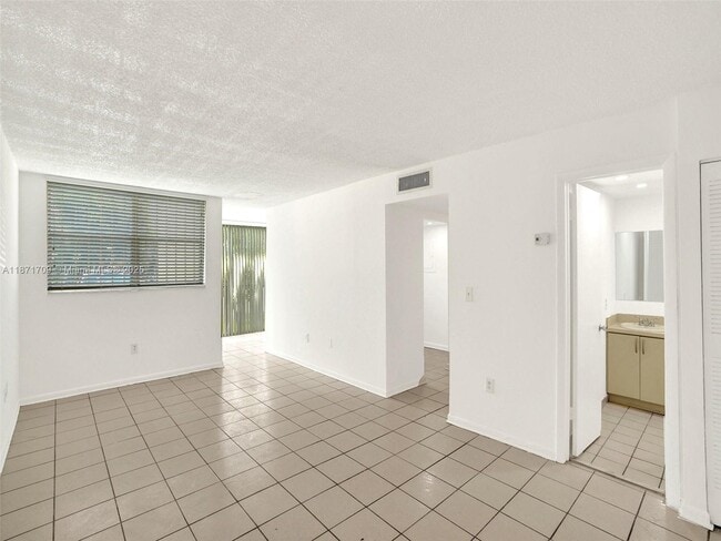 Foto del edificio - 9401 SW 4th St