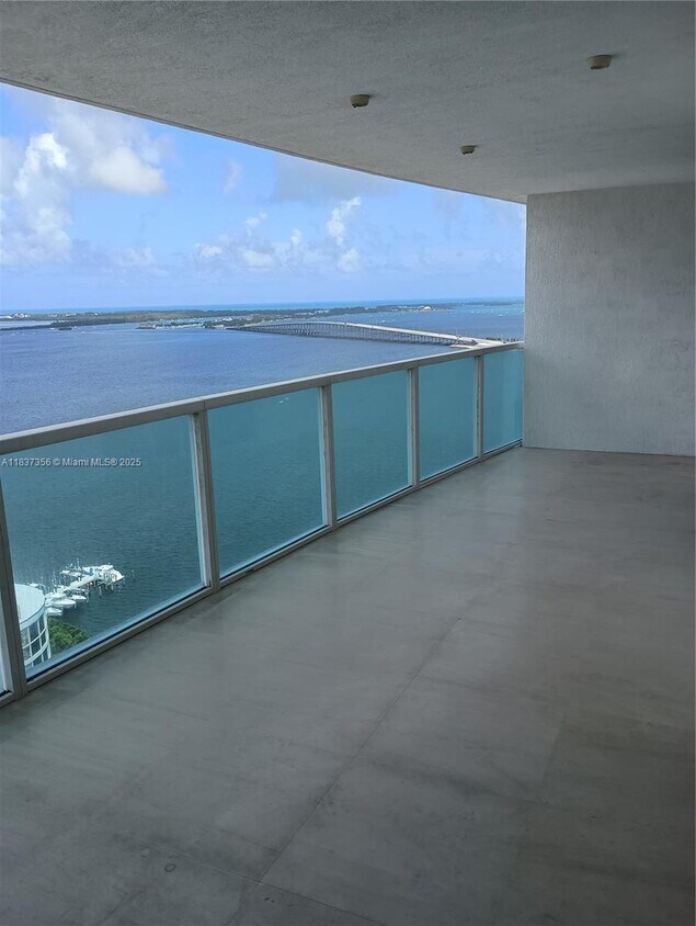 Primary Photo - 2101 Brickell Ave