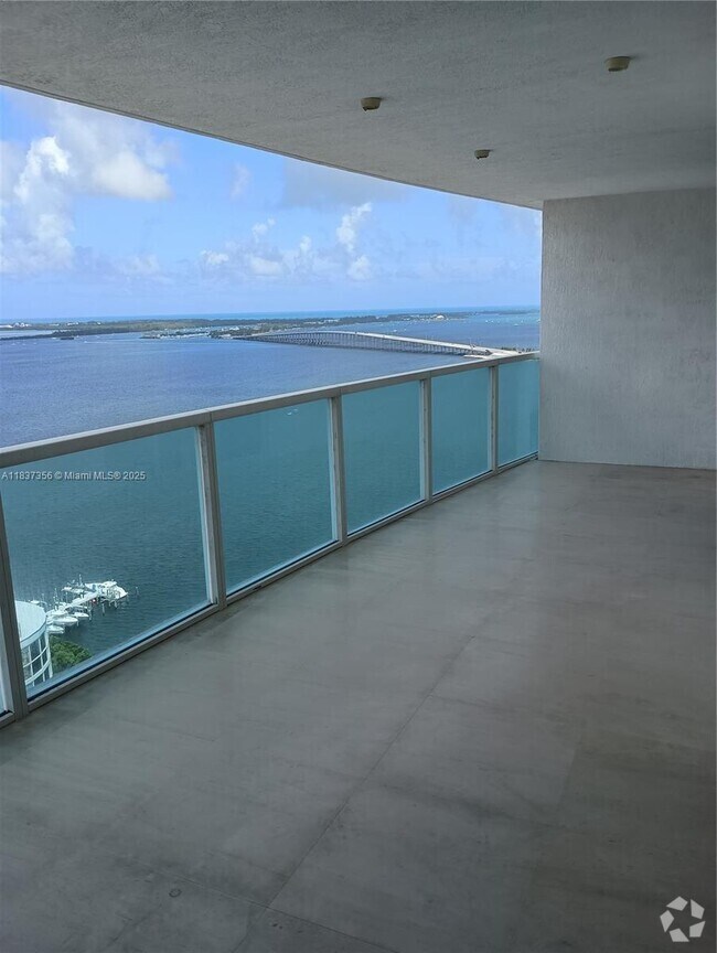 Building Photo - 2101 Brickell Ave