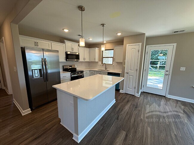 Foto del edificio - 9675 Bloomington Circle S