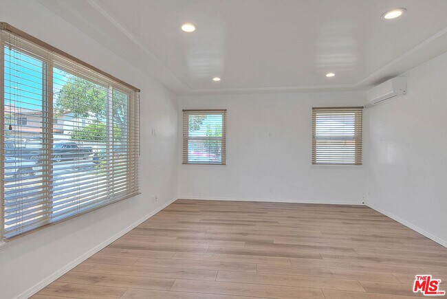 Foto del edificio - 2150 240th St