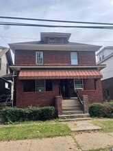 Building Photo - 136 Amelia St