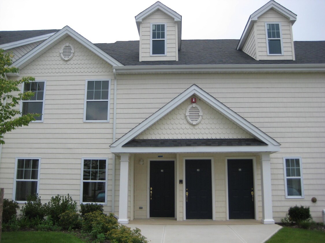 26 Lorien Pl, Melville, NY 11747 Apartments in Melville, NY