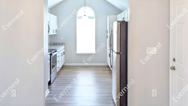 Foto del edificio - 6007 Patricia Ryan Dr