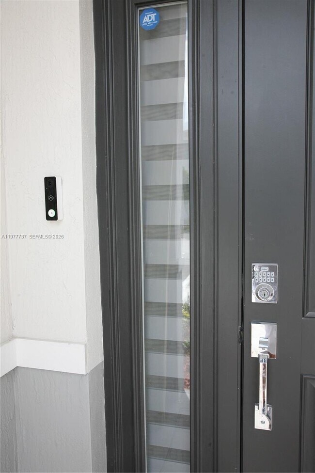 Foto del edificio - 371 NE 16th St