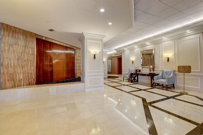 Building Photo - 20320 Fairway Oaks Dr