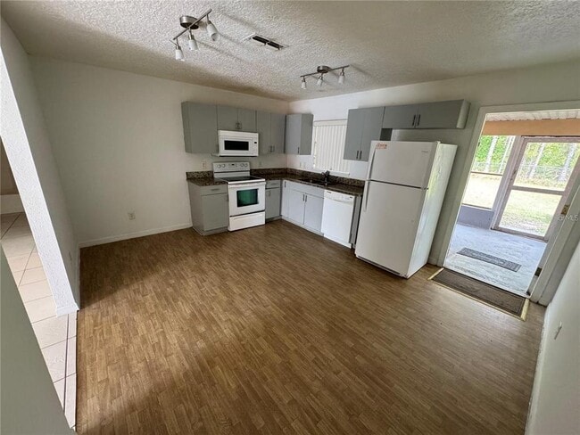Building Photo - 821 Savona Pl