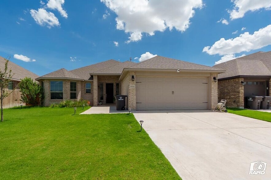 Foto principal - 1904 Lumina Dr