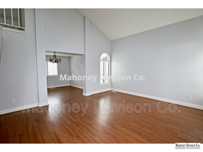 Building Photo - 8088 Mitchell Dr