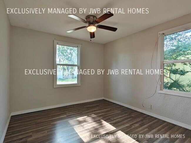 Building Photo - 8068 Paul Jones Dr