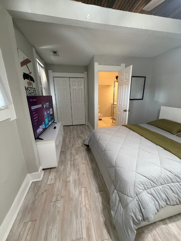 Building Photo - 230 N Randolph St