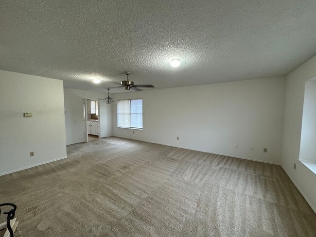 Building Photo - Midway ISD Duplex