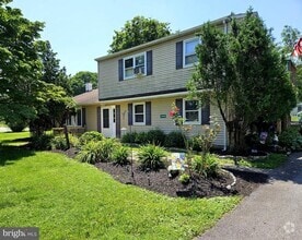 Building Photo - 3400 Hazelwood Ave