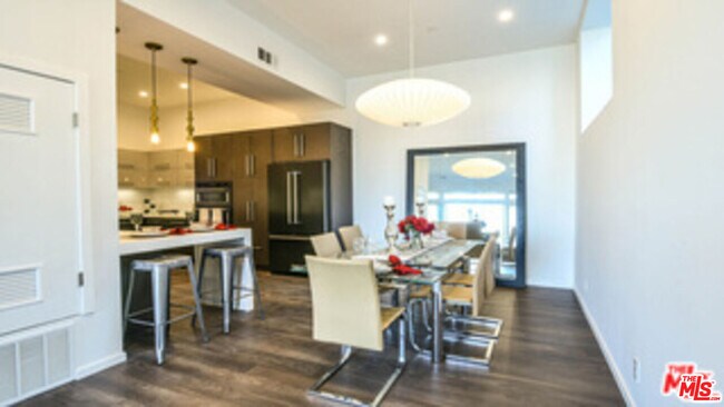 Foto del edificio - 649 Cross Ave