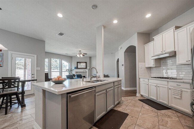 Foto del edificio - 28314 Calaveras Lake Dr