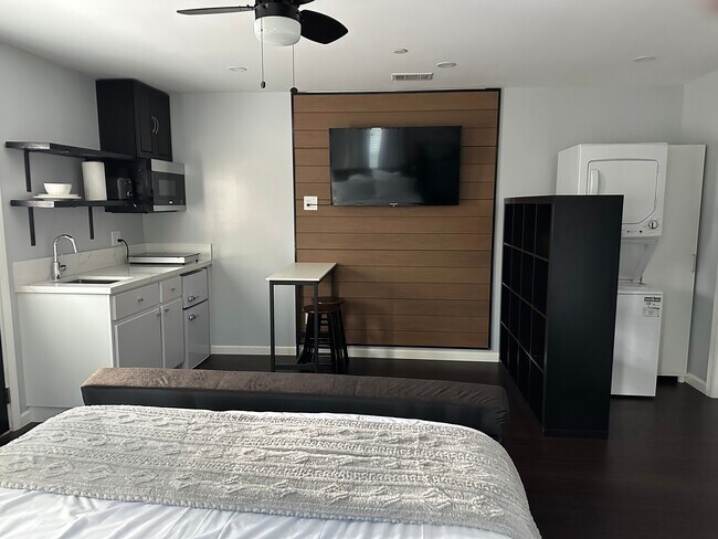 Foto del edificio - 2586 Lime Ave