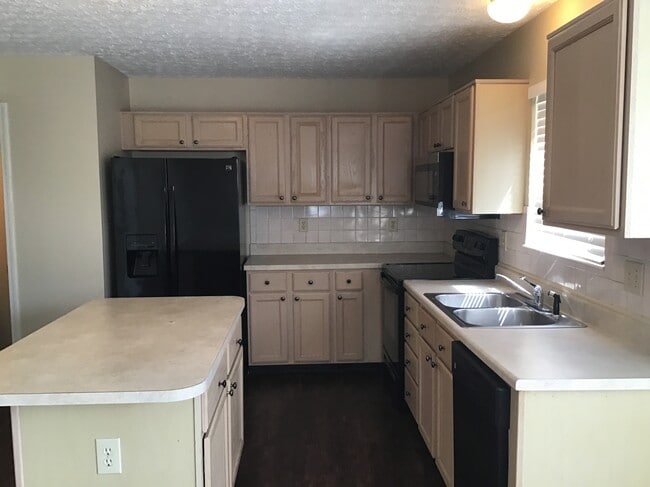 Building Photo - 7366 Murrayfield Dr