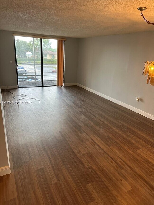 Foto del edificio - 1820 N Lauderdale Ave