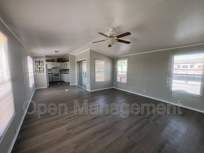 Foto del edificio - 3080 Suttle St