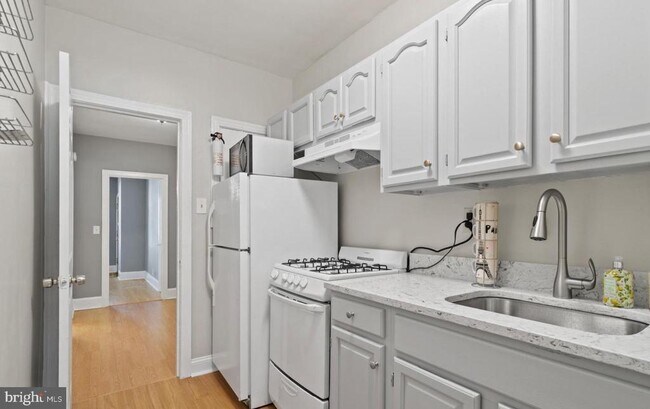 Foto del edificio - 217 Adams St NE
