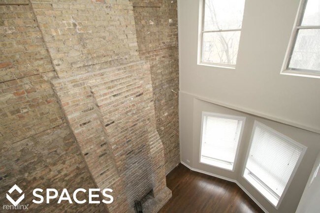 Building Photo - 3433 N Elaine Pl