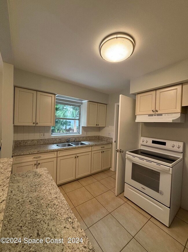 Building Photo - 790 Renner Ave