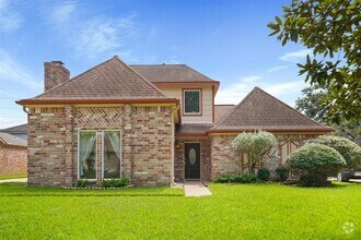 Building Photo - 907 Dominion Dr