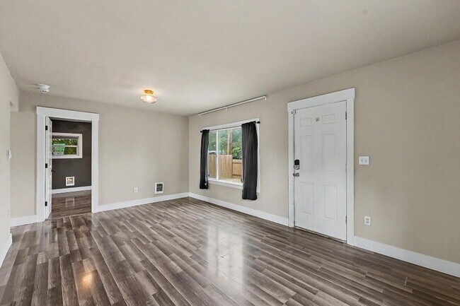 Foto del edificio - 14917 W Thorne Ln SW