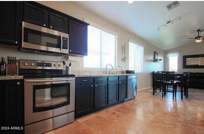 Building Photo - 3146 E Kingbird Pl