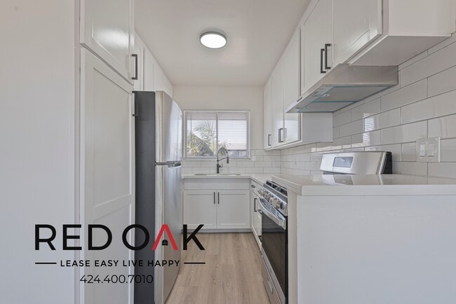 Building Photo - 3401 Ocean Park Blvd