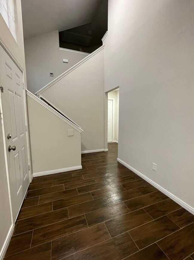 Foto del edificio - 6014 Beau Harp Ct