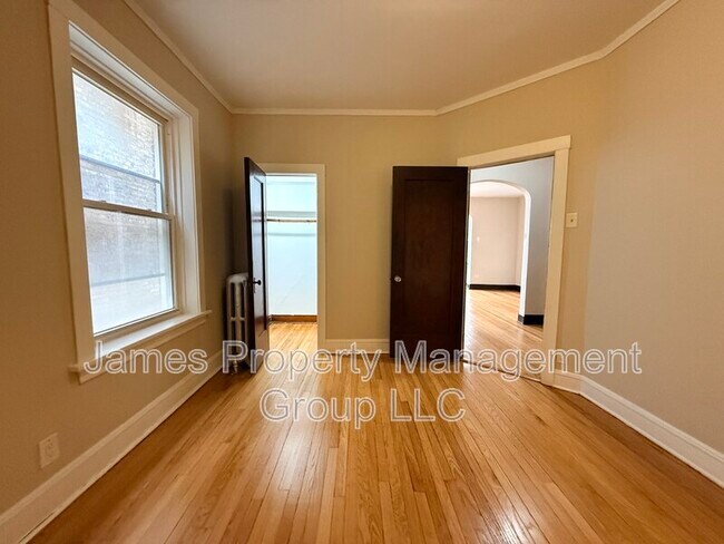 Foto del edificio - 2736 W Giddings St