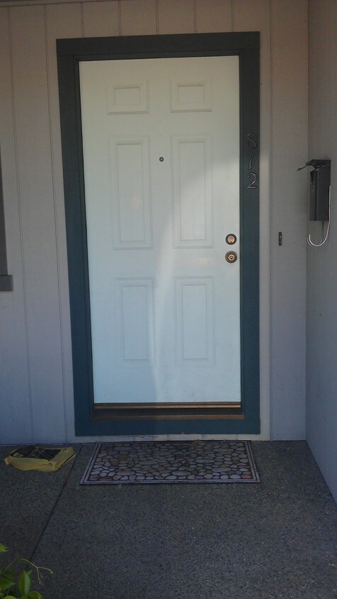 Puerta principal - 816 1st St W