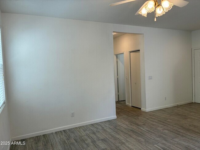 Foto del edificio - 1750 W Union Hills Dr