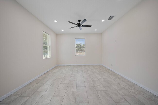 Foto del edificio - Brand New Home located in the heart of Tampa!