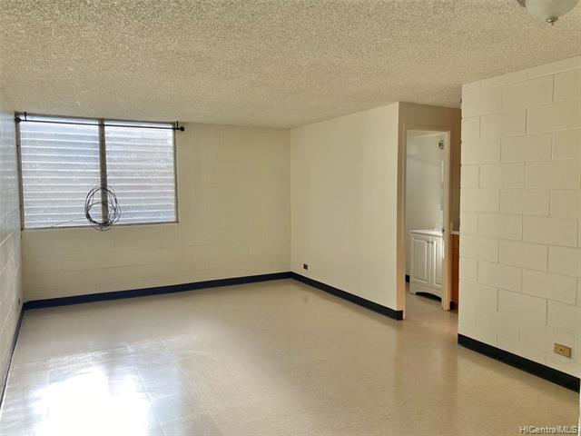 Primary Photo - 94-333-333 Pupuole St
