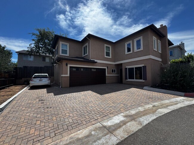 Building Photo - 5 Bedroom Home in El Cajon